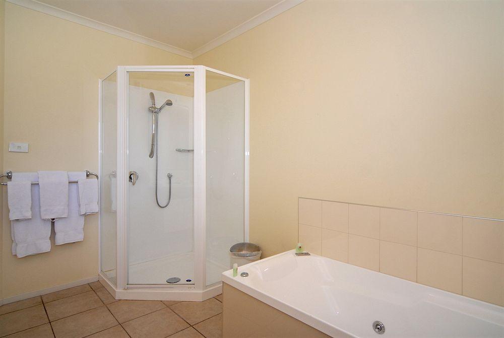 Clive Studios-Formally Clive Motel Bagian luar foto